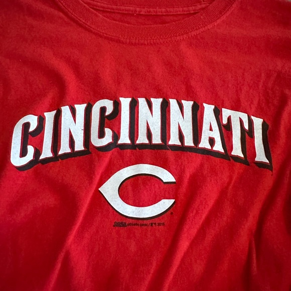 Cincinnati Reds long sleeve shirt - Picture 2 of 3